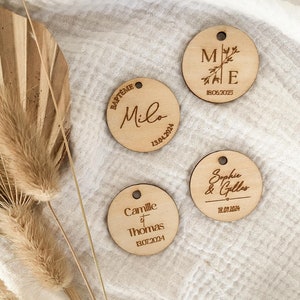 Étiquettes rondes en bois - Médaillons personnalisées - étiquette ronde en bois - étiquette cadeaux invités - étiquettes dragées - mariage