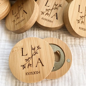 Décapsuleur en bois personnalisé cadeau invité Ouvre bouteille en bois Magnet en bois personnalisé pour mariage baptême bambou image 4