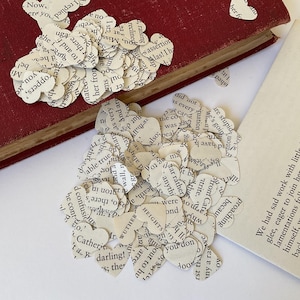 Confete de coração do Morro dos Ventos Uivantes - Mais de 250 pequenos corações em páginas de livro - Decoração de casamento de Emily Bronte - Lembrancinhas de Heathcliff e Catherine