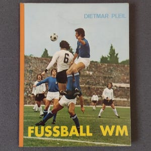 Football WM Duits stickerkaartalbum volledig compleet door Dietmar Pleil. Duitse geschiedenis op het WK van 1930-1974.