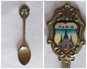 Paris France souvenir vintage collectible commemorative spoon. French gift.#64