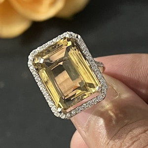 大きな天然ハニーシトリンリング、上質な宝石カラー、925スターリングシルバー、22.50カート、15 x 20 mmハローハニーリング