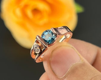 Runder London Blauer Topas Ring - Versprechen Ring - Sterling Silber - Minimalistischer Ring - Runder Topas Ring - Jahrestagsgeschenk - Frauen Ring
