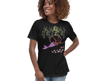 Black Mermaid on Seashell Lyra Hoop Women's Relaxed T-Shirt