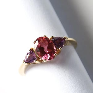 Ovaler Rubin Verlobungsring: Gold Brautring mit Amethyst Akzent
