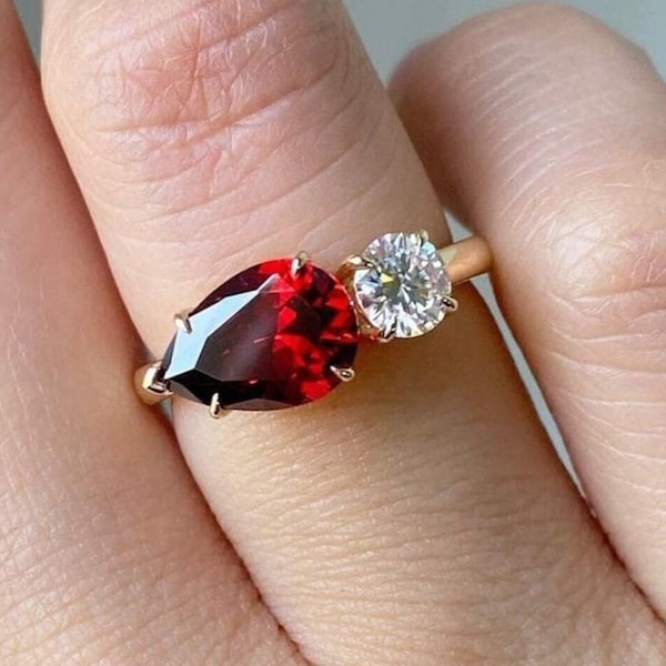 Vintage Garnet Toi Et Moi Ring, Two Gemstone Engagement Ring, Garnet And Moissanite Bridal Ring, Birthstone Jewelry, Personalized Gift Ring