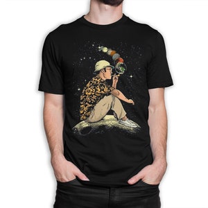 Camiseta artística de Miedo y asco en Las Vegas / Johnny Depp fumando en el espacio 100 % algodón / Tallas para hombre y mujer (wr-230)