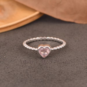 Atractivo anillo de cuarzo rosa rosa - Anillo de compromiso de boda - Anillo de plata de ley 925 - Anillo estilo banda con puntos - Regalo sorpresa para el amor.