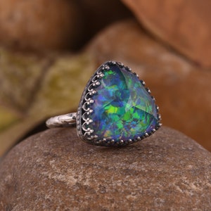 Top Rare Blue Fire Green Opal Gemstone Ring, 925 Sterling Silver Green Fire Opal Ring, Unique Trillion Cut Filigree Ring, Gift For Birthday.