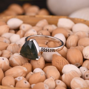 Natural Moss Agate Trillion Cut Gemstone Ring, Sterling Silver Faceted Cut Stone Ring, Designer Handmade Wedding Jewelry Double Band Ring.