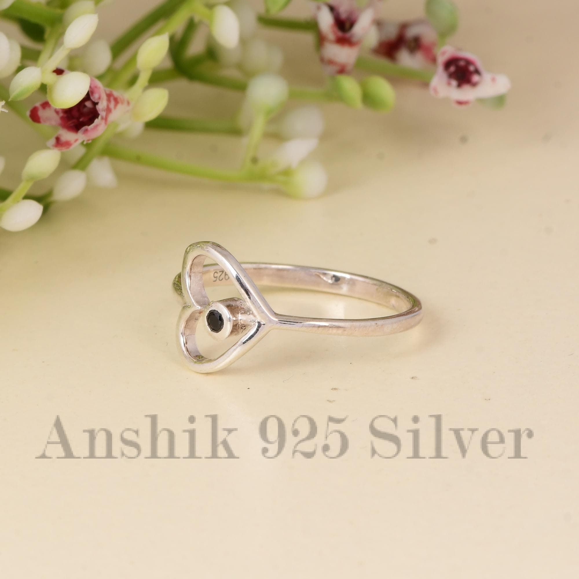 Rammer.リング.silver.ring.ひな祭り.激安.希少セール Black Spinel Heart Ring - 925 Sterling Silver Ring - Minimalist