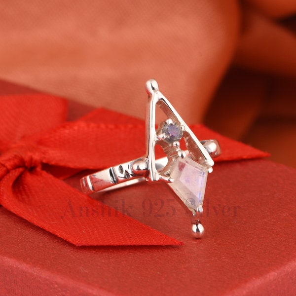 Kite Cut Rainbow Moonstone Engagement Ring, Minimalist Round Cut Labradorite Ring, Vintage Dainty Bridal Anniversary promise Gift Ring.