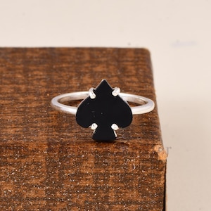 Zwarte onyx kaartkostuumring / 925 sterlingzilveren ring / kaartkaartring / Unieke schoppenaasring / heren- en damesring / pokerliefhebberring.