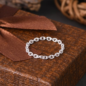 Precious Chain Ring / Beautiful Delicate Chain Ring / Minimalist Handmade Ring / 925 Sterling Silver Ring / Surprise Gift / Every Day Ring.