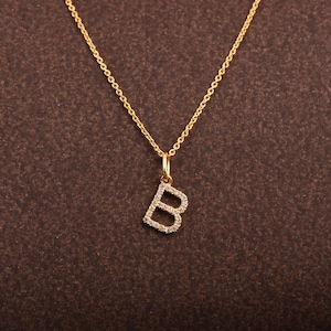 Collar con inicial delicada / Colgante de oro amarillo puro de 14 quilates / Collar con la letra B / Joyería delicada hecha a mano / Regalo perfecto para cumpleaños