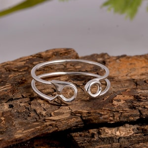 Dainty Safety Pin Ring / 925 Sterling Silver Ring / Unique Adjustable Ring / Minimalist Thumb Ring / Handmade Midi Ring / Gift For Daughter.