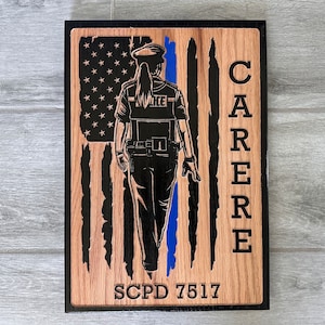 Cartello in legno intagliato per agente di polizia, bandiera femminile degli Stati Uniti con sottile linea blu, regalo personalizzato per laureati e pensionati dei primi soccorritori delle forze dell&#39;ordine