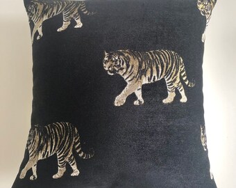 Tiger design cushion covers