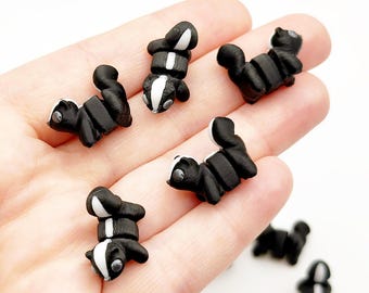 Mini Articulated Skunk Fidgets 3D Printed Animals Miniatures Diorama Supplies Desk Pet Tiny Mini Fairy House Baby Skunk Cutecore Woodland
