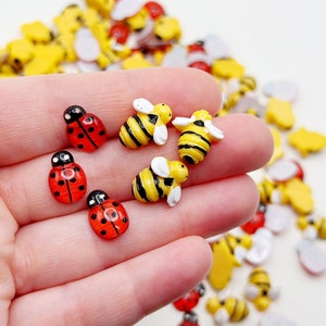 6pcs Mini Ladybugs, Miniature Bees, Diorama Supplies, Tiny Acrylic Miniatures, Fairy Garden, Accessories, Dollhouse Miniature,Craft Supply