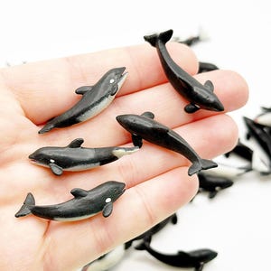 5pc Orca Miniature Figurines Mini Orcas Tiny Figure Diorama Supplies Terrarium Miniatures Micro Killer Whale Arctic Slime Charms Aquarium