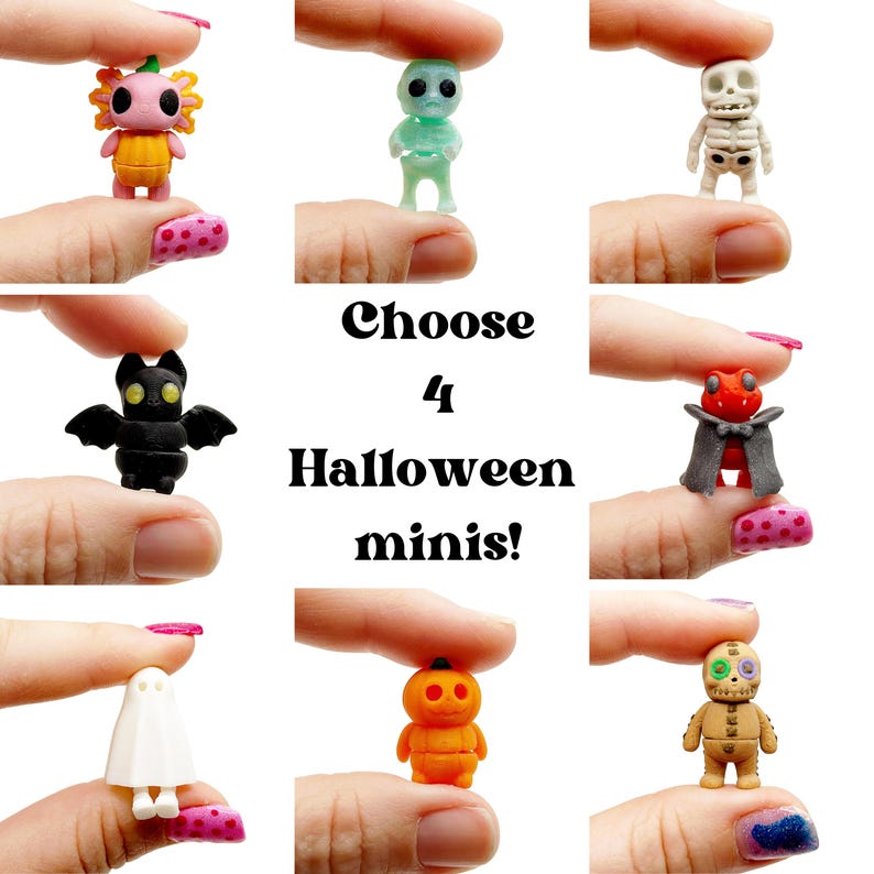 Peut inclure: Un ensemble de huit figurines miniatures sur le th&egrave;me d'Halloween comprenant un axolotl dans une citrouille, un fant&ocirc;me translucide, un squelette, une chauve-souris noire, un vampire, un fant&ocirc;me blanc, une citrouille orange et une poup&eacute;e vaudou.
