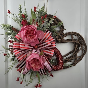 Heart Shaped Grapevine Valentine&#39;s Day Wreath
