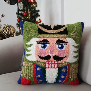 Punch Needle Cushion Cover, Nutcracker Pillow, Decorative Pillow, Embroidered Cushion, New Home Gift, Christmas Gift, Nutcracker Pattern