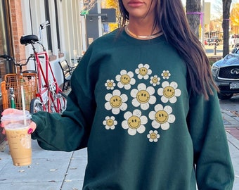 Daisy Sweatshirt Retro Smiley Sweatshirt Kawaii Sweater Floral Crewneck Plant Sweatshirt Retro Daisy Shirt Flower Hoodie Summer Sweatshirt