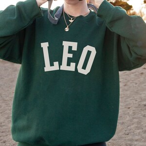 Leo Sweatshirt Leo Gifts Preppy Clothes Aesthetic Hoodie Cozy Sweater Leo Zodiac Crewneck August Birthday Gift Astrology Gifts Zodiac Hoodie