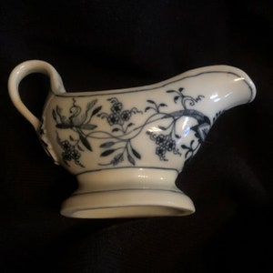 Antique Individual Meissen Blue Onion Gravy/Sauce Boat Super Rare Made in Germany Oval Stamp image 1