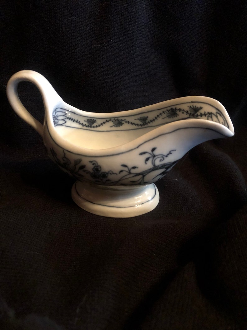 Antique Individual Meissen Blue Onion Gravy/Sauce Boat Super Rare Made in Germany Oval Stamp image 3