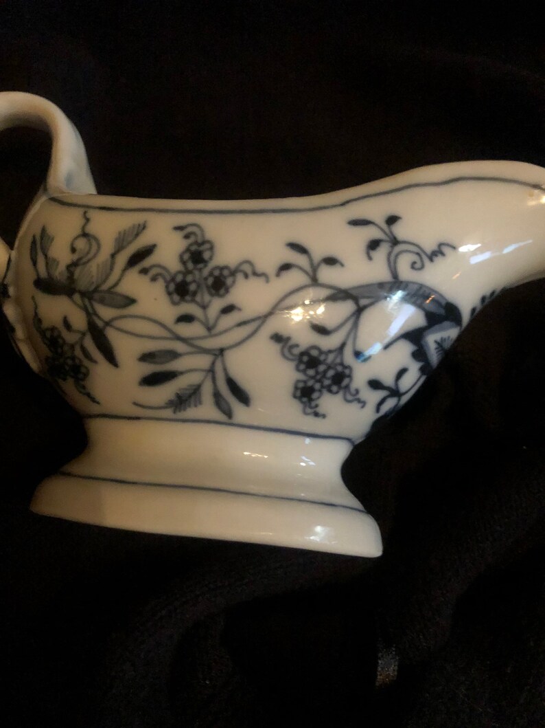 Antique Individual Meissen Blue Onion Gravy/Sauce Boat Super Rare Made in Germany Oval Stamp image 5