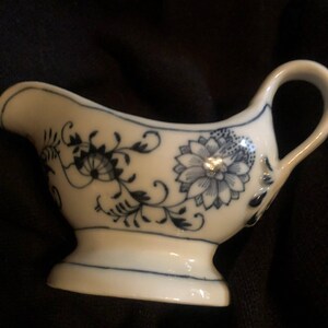 Antique Individual Meissen Blue Onion Gravy/Sauce Boat Super Rare Made in Germany Oval Stamp image 2