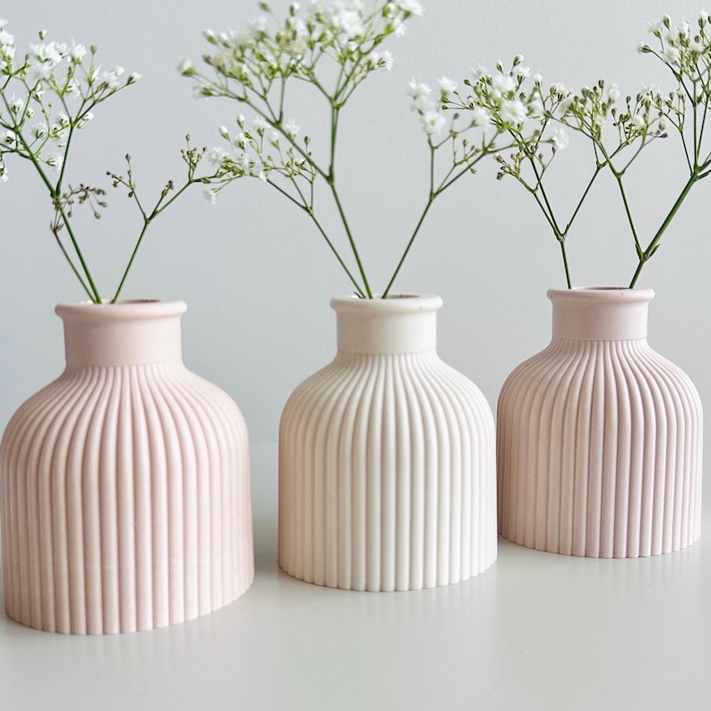 Handmade Jesmonite Ribbed Bud Vase | Neutral Decor image 3