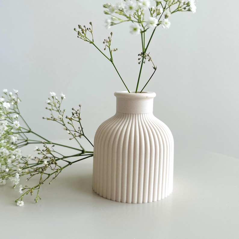 Handmade Jesmonite Ribbed Bud Vase | Neutral Decor image 4