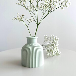 Handmade Jesmonite Ribbed Bud Vase | Neutral Decor image 9