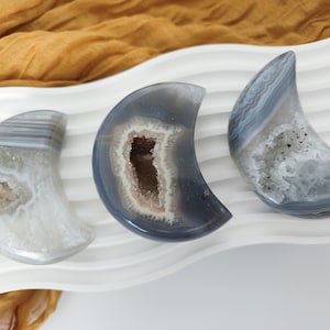 Druzy Agate Moon Crystal Carving