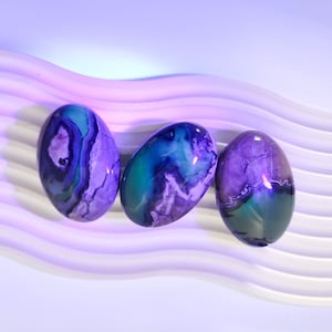 Volcano Agate Palm Stone with UV reaction