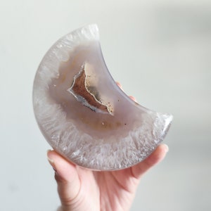 Druzy Agate Moon Crystal Carving