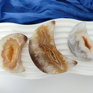 Druzy Agate Moon Crystal Carving
