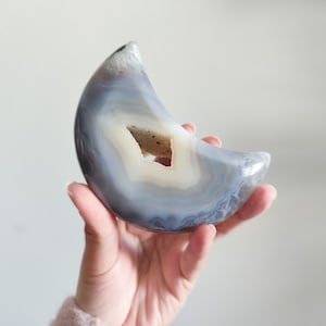 Druzy Agate Moon Crystal Carving