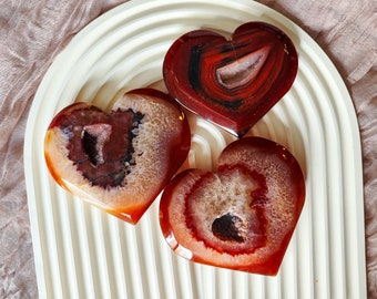 Intaglio del cristallo del cuore di corniola druzy