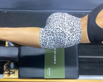 Non-Slip Pilates Reformer Mat - Green 10mm Thickness - Hygiene Pad for Reformer Pilates Studio Design ,Pilates Accessories and Gifts