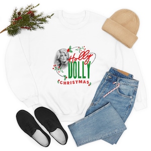 Haben Sie ein Holly Dolly Crewneck Sweatshirt, Urlaub Sweatshirt, süßes Dolly Weihnachts Sweatshirt, Holly Dolly Weihnachten, Retro Sweatshirt