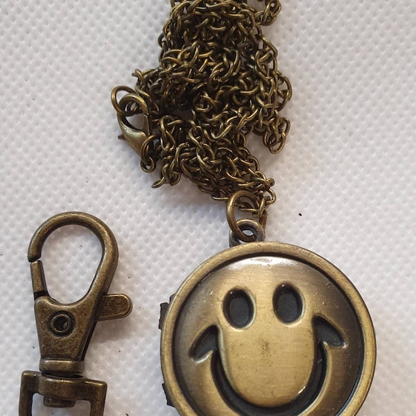 Bronze Tone Antique Style Happy Face Design Novelty Pocket Analogue Watch Necklace Keyring Gift Idea