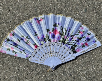 1x White Flowers Print Decorative Burlesque Folding Hand Fan: Plastic & Silk for Wedding Favours, Hot Summers, Gifts