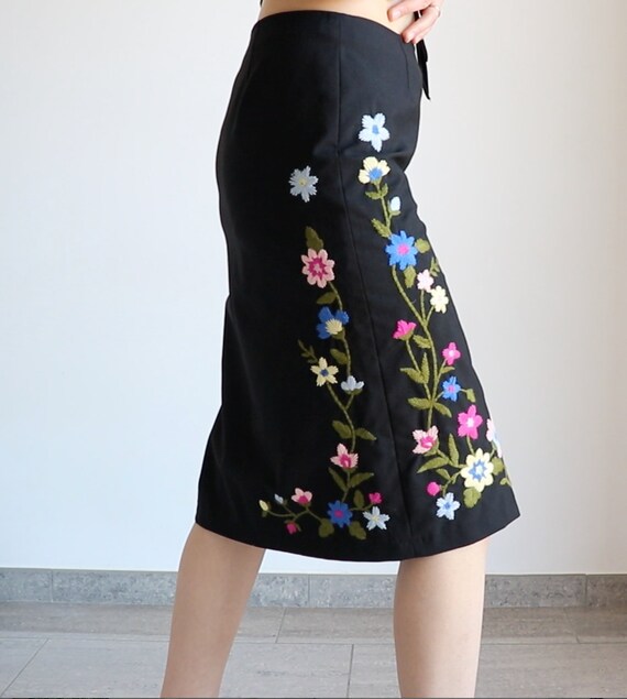 Vintage Moschino Jeans  Floral Embroidery midi sk… - image 3