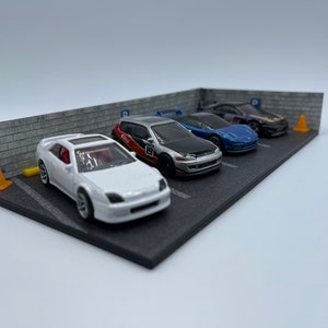 1/64 Scale Parking Lot Diorama Diecast Display