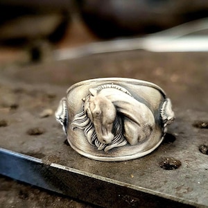 Horse Head Signet Ring, Freedom Symbol Animal Ring, 925k Sterling Silver Equastrian Jewelry, Fidget Rings,Handmade Custom Ring,Best Gift Men